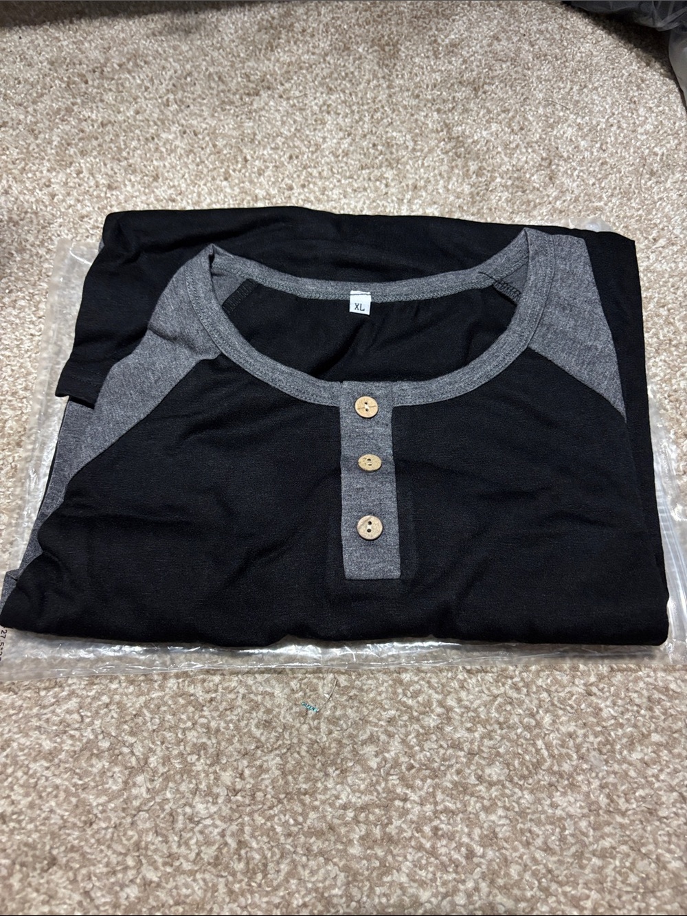 Fashion Black Short Sleeve Henley Tee with Gray Trim